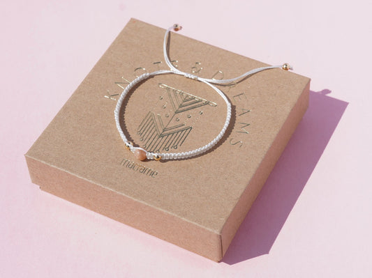 Sunstone & Gold Macrame Bracelet