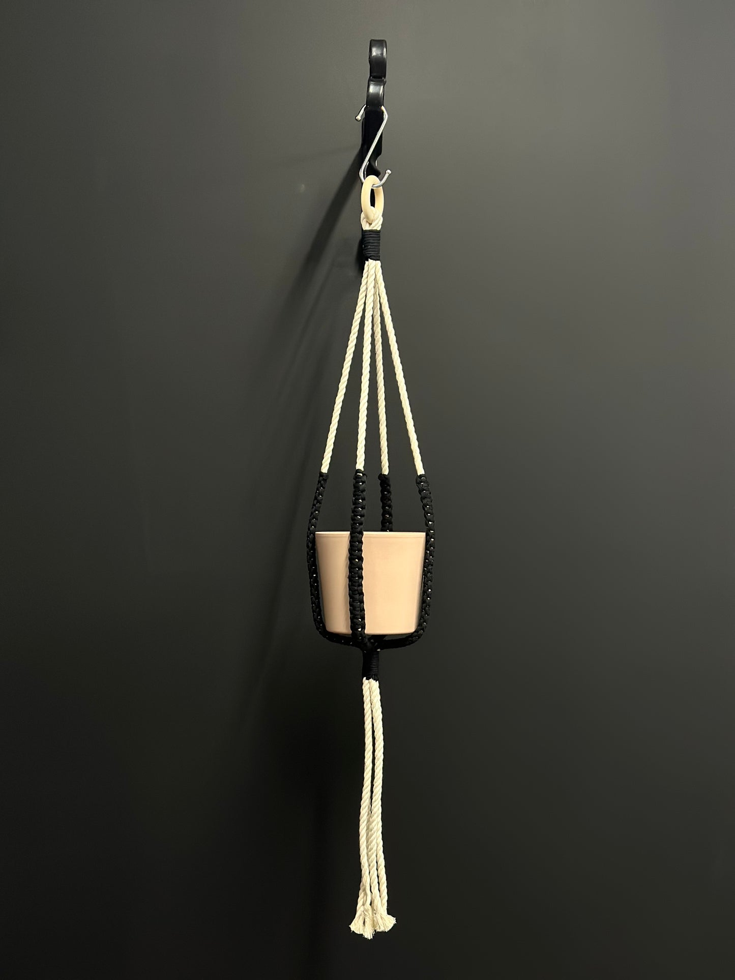 ‘Sienna’ Plant Hanger